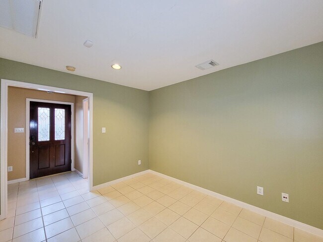 Photo - Great opportunity to lease a wonderful town home in the Montrose /Midtown location and within eas...