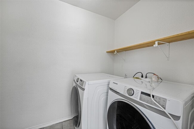 Photo - 3007 Steck Ave