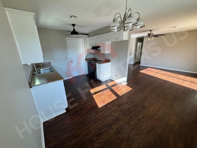 Photo - 920 NW 104th St