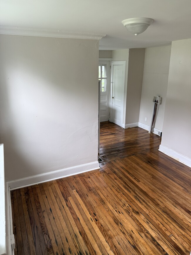 Photo - 1613 Charles St