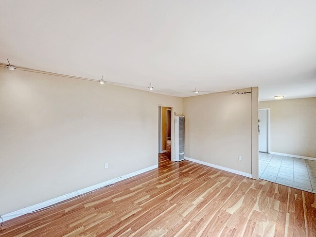 Photo - Beautiful 2BD/1BA Home in Clairemont W/ W/...