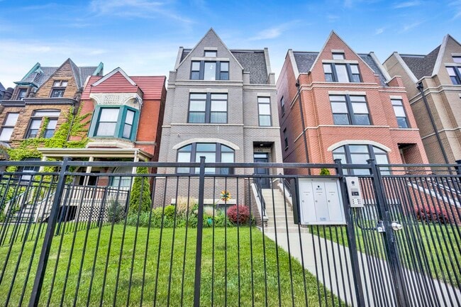 Photo - 4352 S Oakenwald Ave Unidad 3 Rental