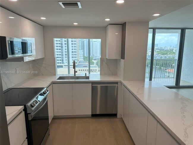 Photo - 2655 Collins Ave Unit 1204