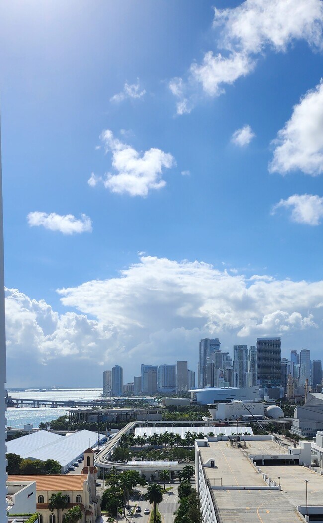 Photo - 1750 N Bayshore Dr Unit 2010