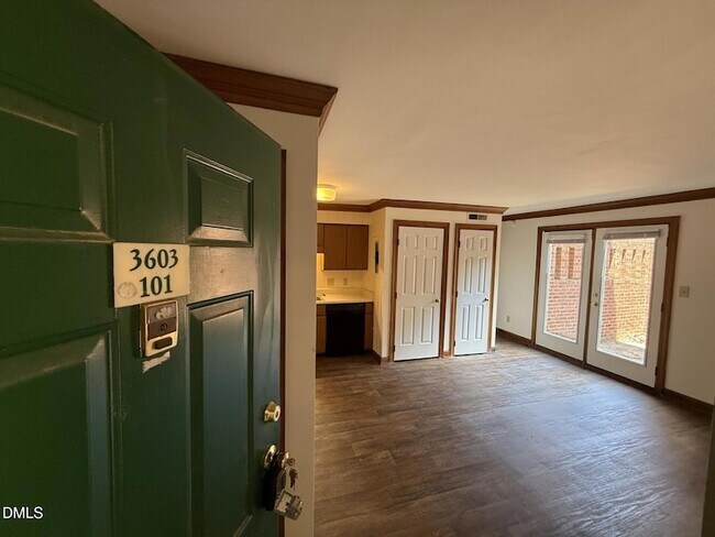 Building Photo - 3603 Helix Ct Unit 101