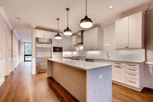 Photo - 2848 N Damen Ave Unidad 1