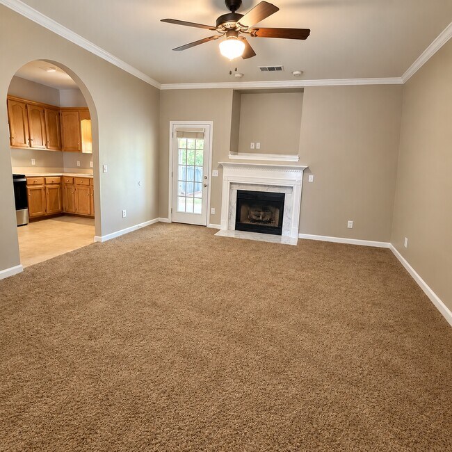 Photo - 105 Shine Dr