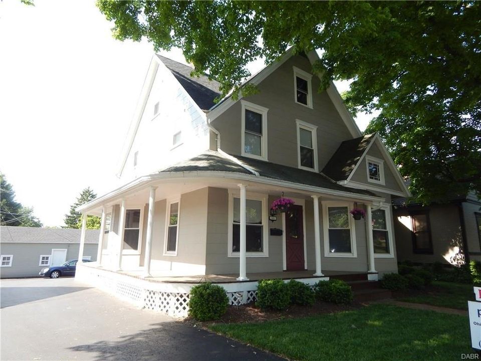 Photo - 92 E Franklin St House