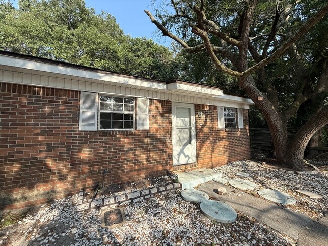 Photo - 108 Montgomery St
