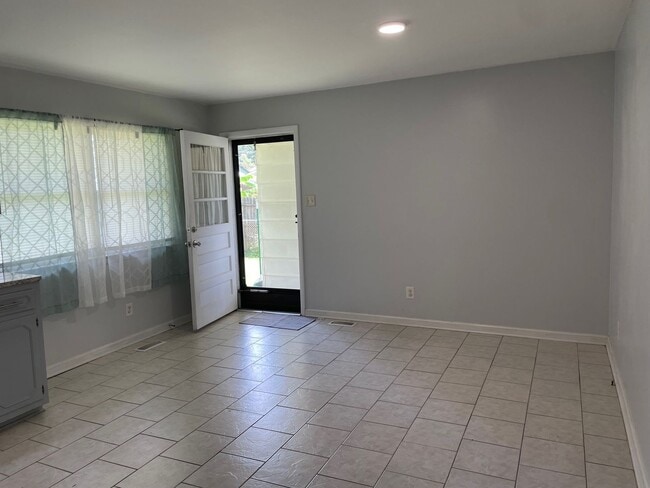 Photo - BEAUTIFUL 3 BED, 1.5 BATH BRICK HOME LOCAT...