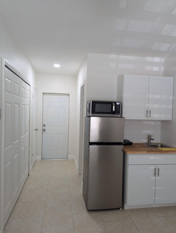 Photo - 1616 W Knollwood St Apartamento