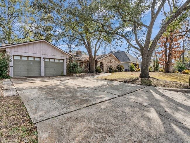 Photo - 8 Shadowood St