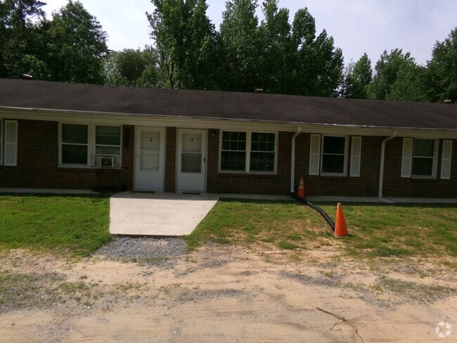 Building Photo - Southern Roots Apartments Unit 3