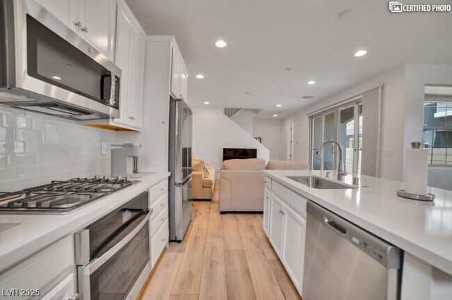 Photo - 88 Kimberlite Dr