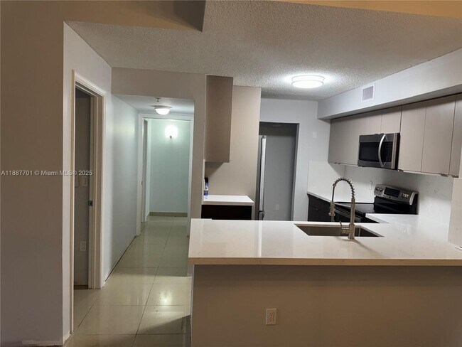 Photo - 2051 Renaissance Blvd Unidad 305