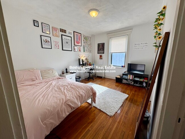 Building Photo - 1111 Boylston St