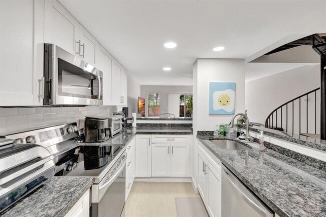 Building Photo - 640 Tennis Club Dr Unit 108