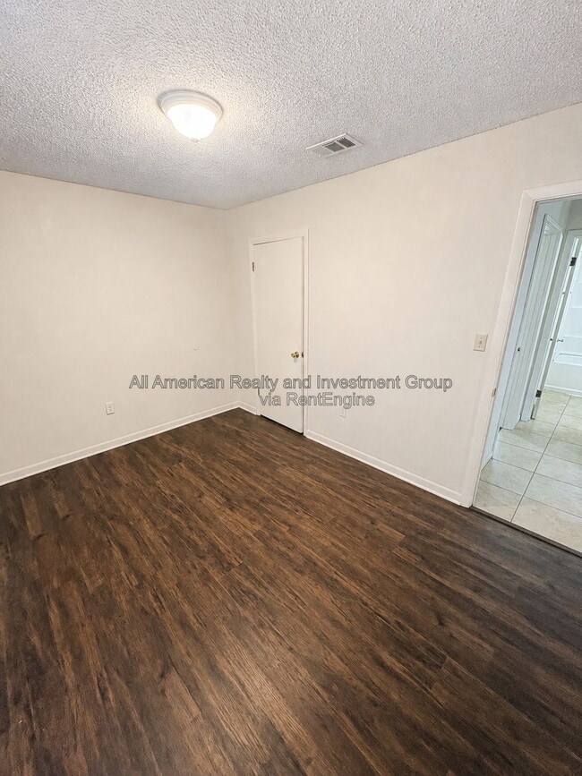 Photo - 818 Lark St Unit 4