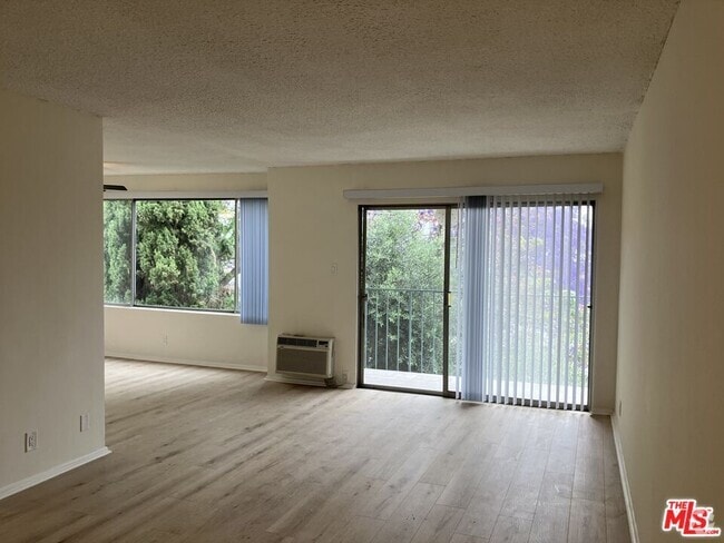 Building Photo - 7521 Hampton Ave Unit 402 Rental