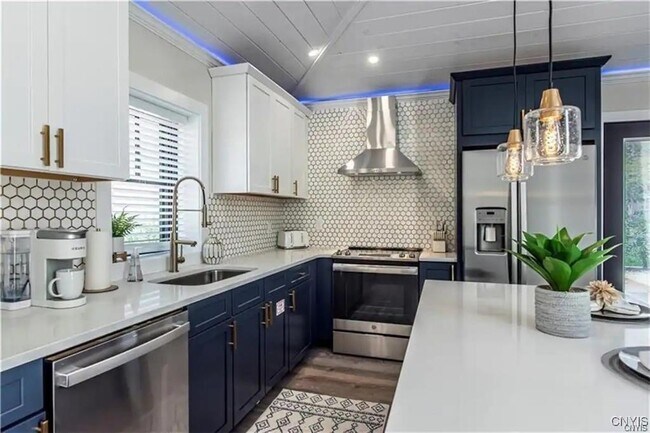 Photo - 1014 Main St