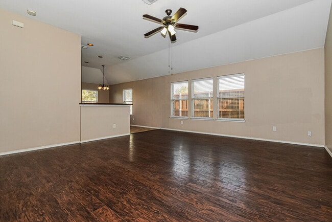 Photo - 906 Oak Hollow Ln
