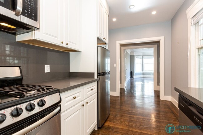 Photo - Lower Haight: Renovated Studio or Jr 1 Bed w/ Dishwasher & Shared Yard Unidad 2