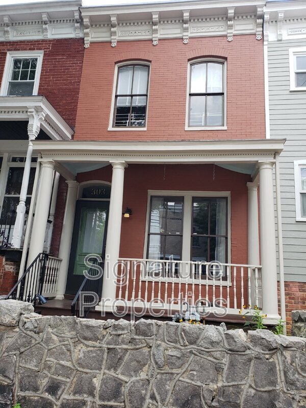 Photo - 303 W Clay St