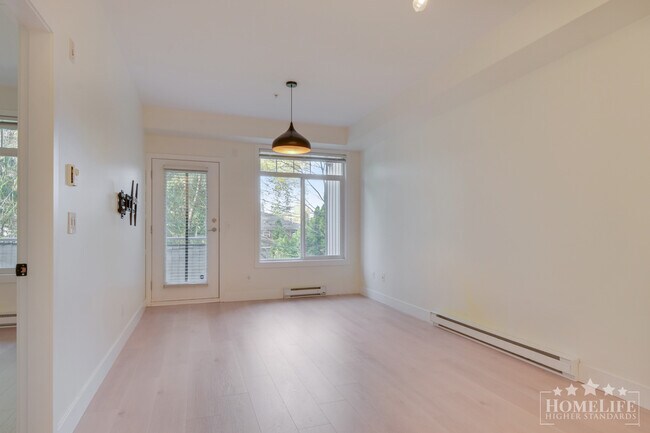 Photo - Bright & Updated 1-Bedroom Condo in the Heart of Surrey City Centre Unit 213