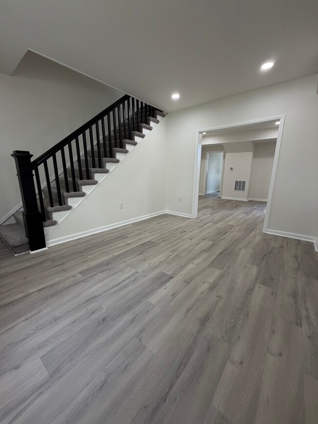 Photo - 6769 Woodley Rd