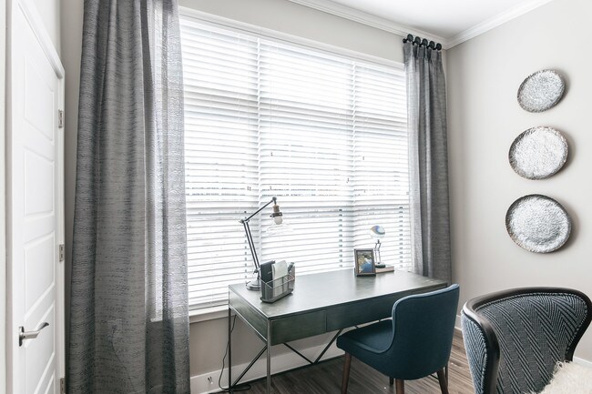Vintage Foxland Apartments
