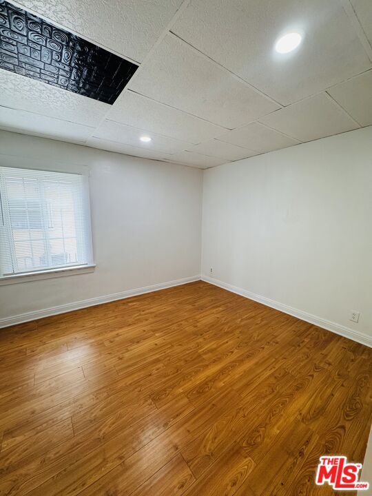417 W 52nd Pl