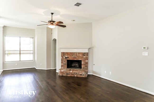 Photo - 324 Highland Fairway Ln