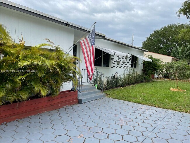 Photo - 1545 NE 138th St