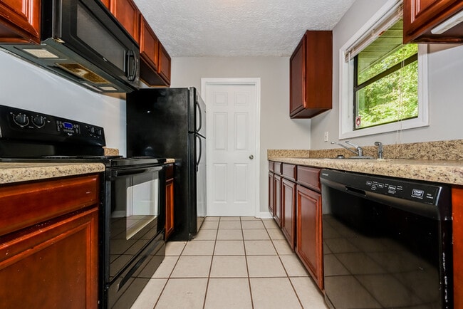 Photo - 999 Fairview Rd