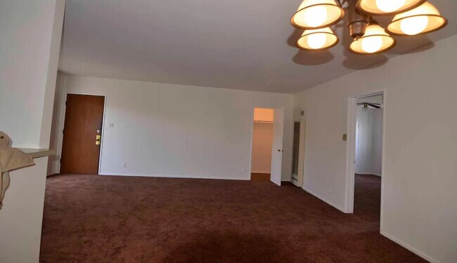 Photo - 3930 Roxanne Ave