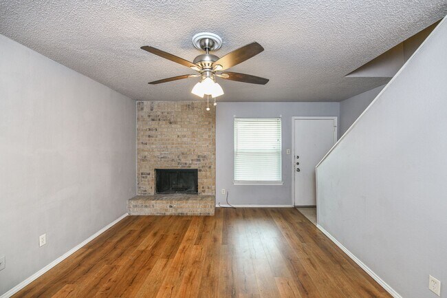 Photo - 2017 Paisley Dr Unit A