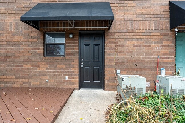 Photo - 250 N Madison St Unit c