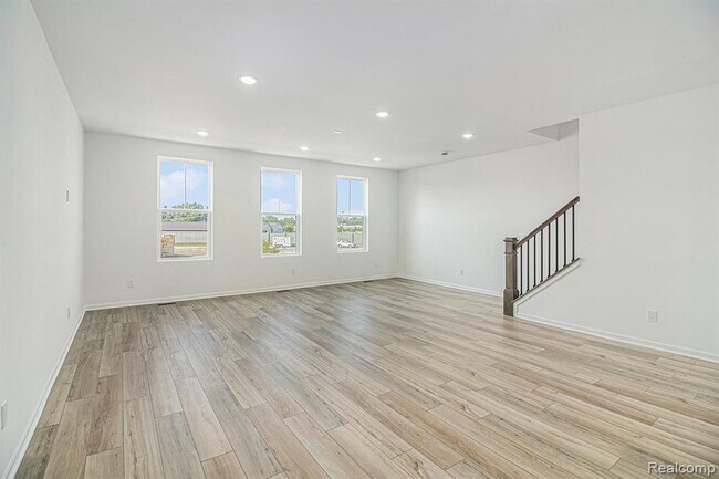 Photo - 43071 Atwood Ave