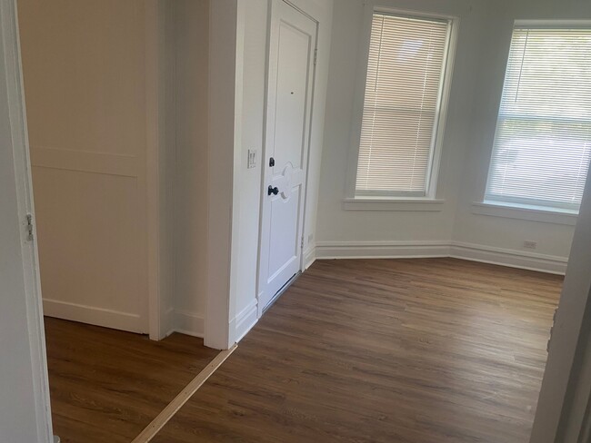 Photo - 5207 Galitz St Unit 1
