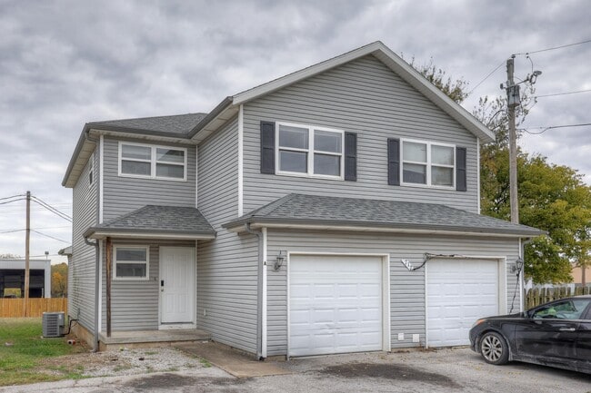 Photo - 717 N Walker St