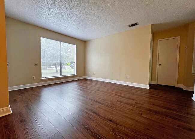 Photo - 101 Fenway Loop