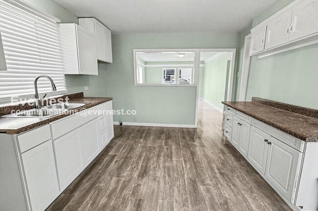 Photo - 2028 13th St N