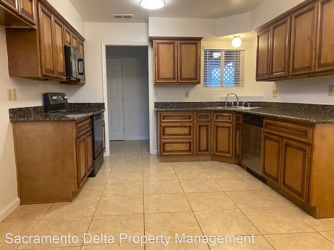 Photo - 4 br, 2 bath House - 4009 Bruce Way