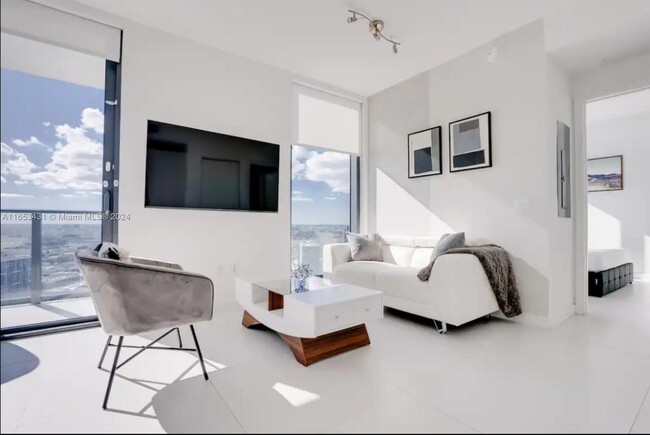 Building Photo - 501 NE 31st St Unit 3709 Rental