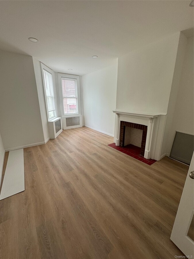 Photo - 72-27 68th St