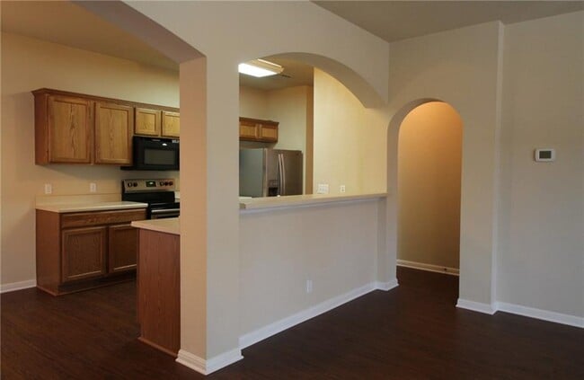 Photo - 9600 Magna Carta Loop