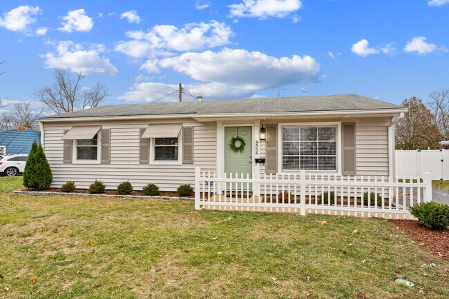 Photo - 4554 Moraine Ave