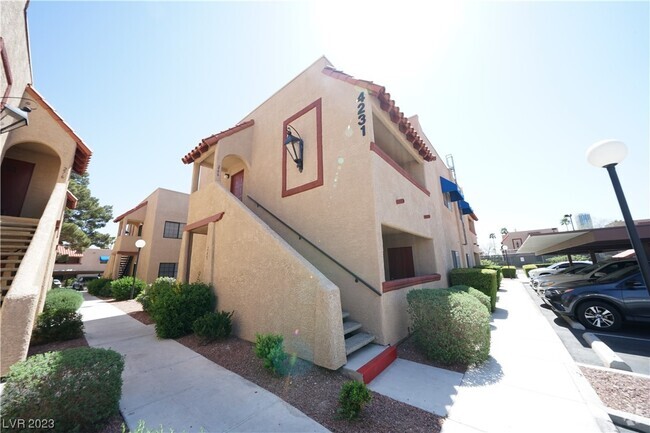 Building Photo - 4231 Sanderling Cir Rental
