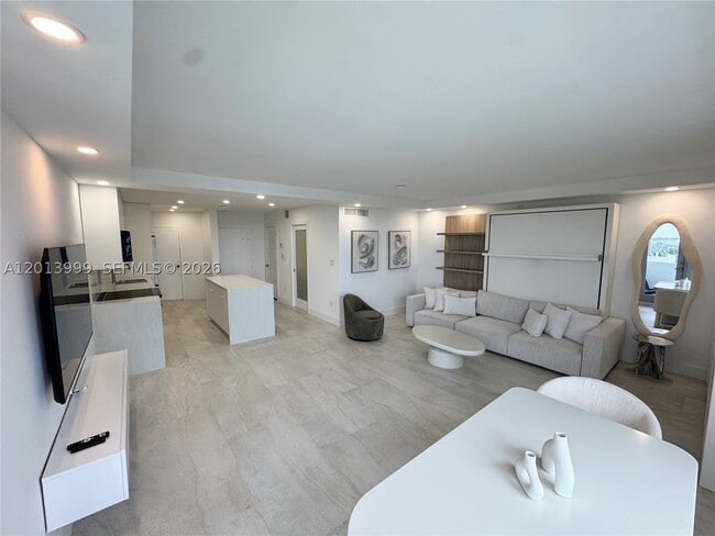Building Photo - 2899 Collins Ave Unit 1414