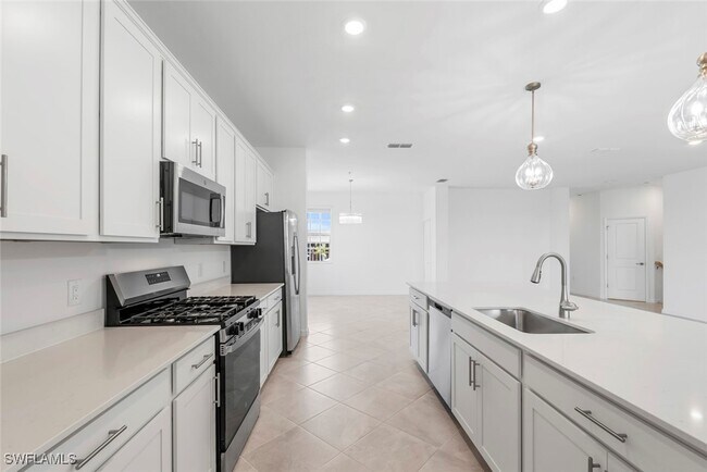 Building Photo - 15182 Bluffton Ln Unit 1622 Rental